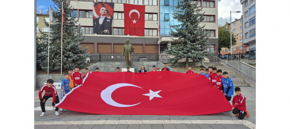 ÖMER AYDOĞMUŞ: CUMHURİYETİMİZİN 102. YILI COŞKU VE GURURLA KUTLANDI - GÜNDEM - İnternetin Ajansı